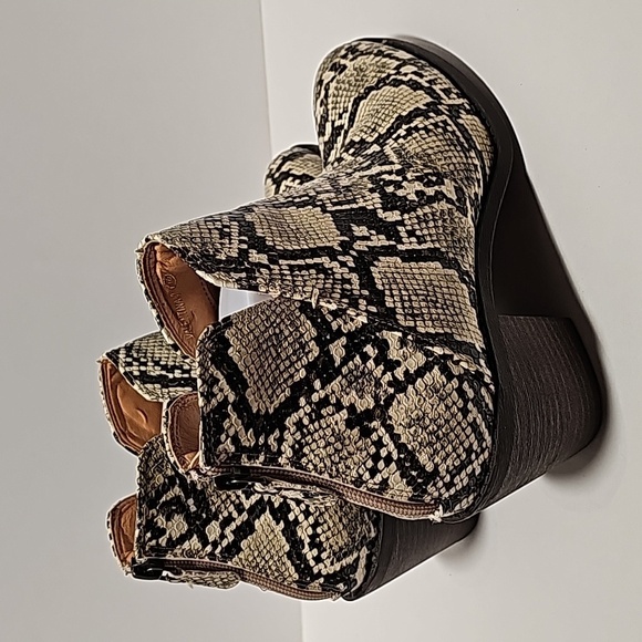 Mata Valentina Bootie Ankle Boot Snake Skin Animal Print Zipper Stacked Heel 10 - Picture 4 of 13